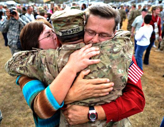 ap_troops_home_31_dm_121205_ssh